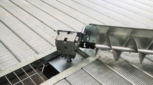 u-trough-768 U-Trough Unload and Sweep