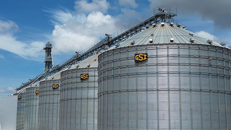 silos armazenadores de grãos GSI