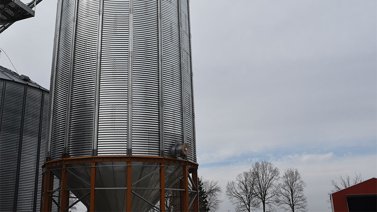 GSI FCHTC hopper tank on farm